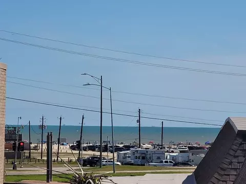 215 Post Office St #104, Galveston, TX 77550