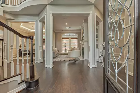 Entry Way - 7 Gentry Oak Ct, Spring, TX 77381 photo 1 of 6