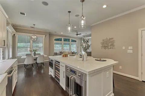 Kitchen - 7 Gentry Oak Ct, Spring, TX 77381 photo 4 of 4