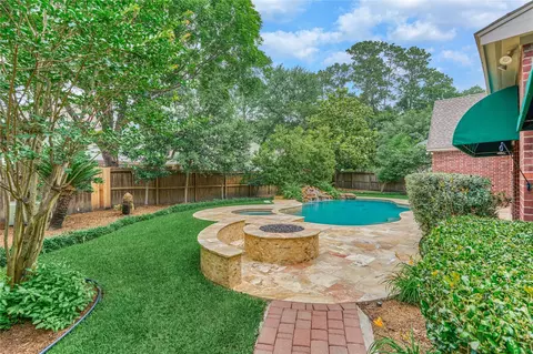 Exterior - 7 Gentry Oak Ct, Spring, TX 77381 photo 4 of 6