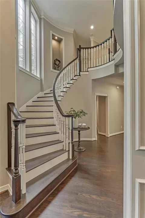 Entry Way - 7 Gentry Oak Ct, Spring, TX 77381 photo 4 of 6
