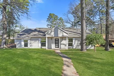 205 Elmwood St, Huntsville, TX 77320