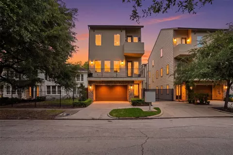 215 Avondale St, Houston, TX 77006