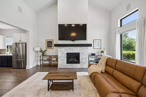 Living - 10102 S Goshawk Trl, Conroe, TX 77385 photo 1 of 1