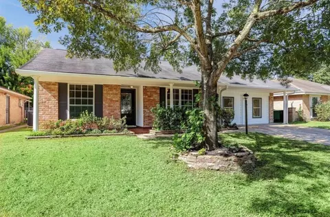 15103 Weil Pl, Houston, TX 77060