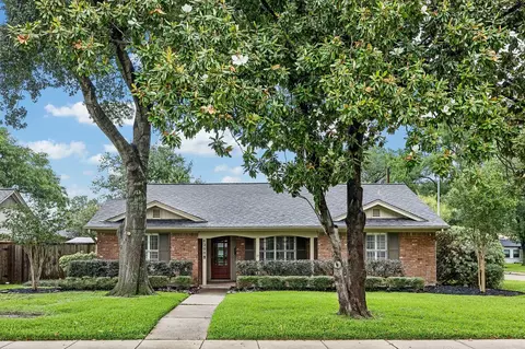 6200 Locke Ln, Houston, TX 77057