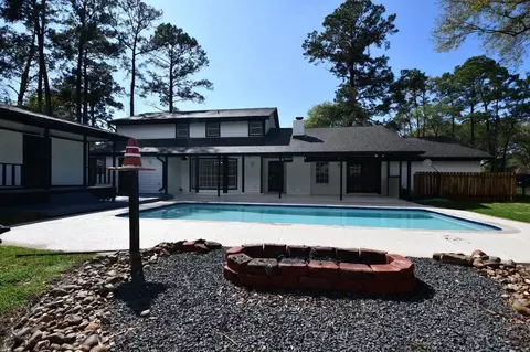 11534 Oak Valley Dr, Houston, TX 77065