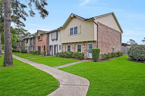 3954 Laura Leigh Dr, Friendswood, TX 77546