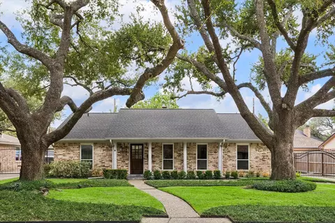 2444 Brookmere Dr, Houston, TX 77008