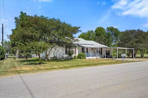 1206 W 8th St, Caldwell, TX 77836