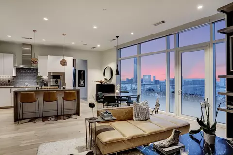 4521 San Felipe St #1804, Houston, TX 77027