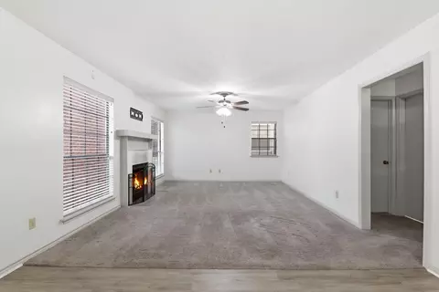 2402 Sycamore Ave #B1, Huntsville, TX 77340