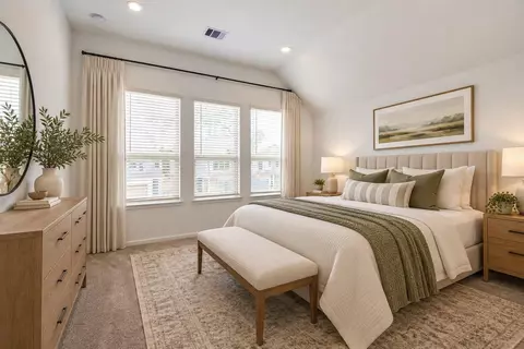 Bedroom - 665 Royal Arch Dr, Conroe, TX 77304 photo 2 of 9
