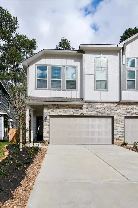 Exterior - 665 Royal Arch Dr, Conroe, TX 77304 photo 4 of 9