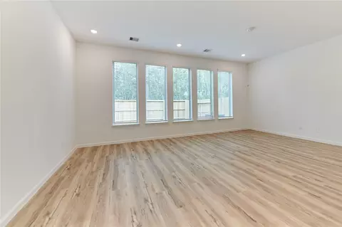 Living - 665 Royal Arch Dr, Conroe, TX 77304 photo 4 of 5