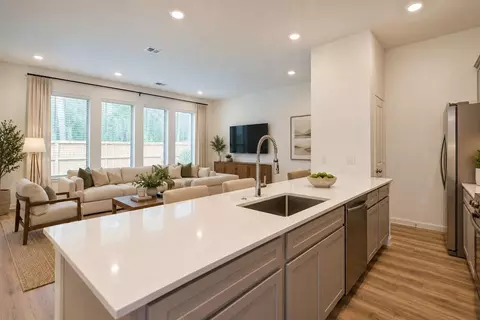 Kitchen - 665 Royal Arch Dr, Conroe, TX 77304 photo 7 of 7