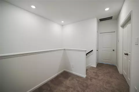 Entry Way - 665 Royal Arch Dr, Conroe, TX 77304 photo 4 of 6