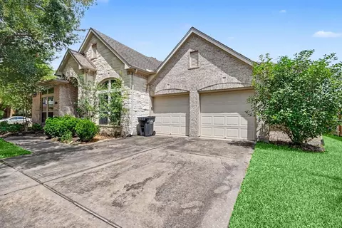 2701 Green Mountain Dr, Pearland, TX 77584