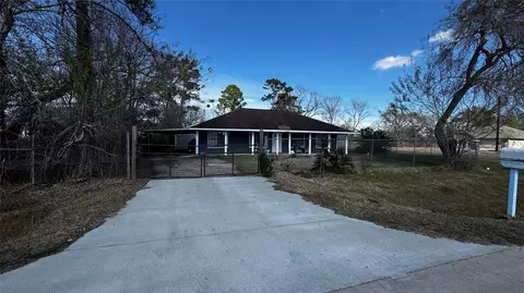4709 34th St, Dickinson, TX 77539