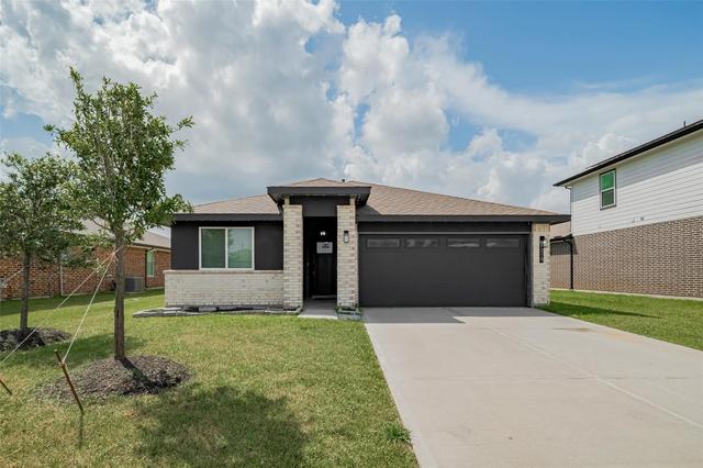 14519 Sweet Water Dr, Baytown, TX 77523