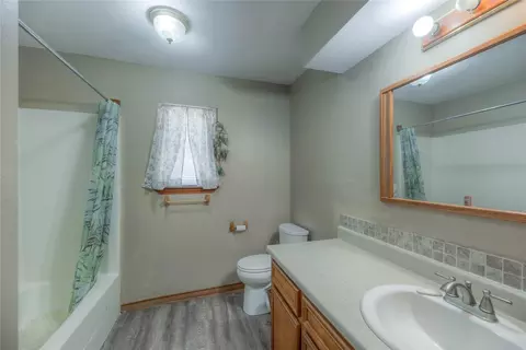 Bath - 647 Moose Dr, Onalaska, TX 77360 photo 2 of 2