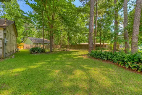 Exterior - 647 Moose Dr, Onalaska, TX 77360 photo 3 of 8
