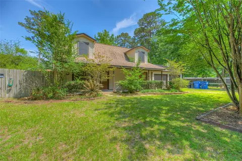 Exterior - 647 Moose Dr, Onalaska, TX 77360 photo 4 of 8