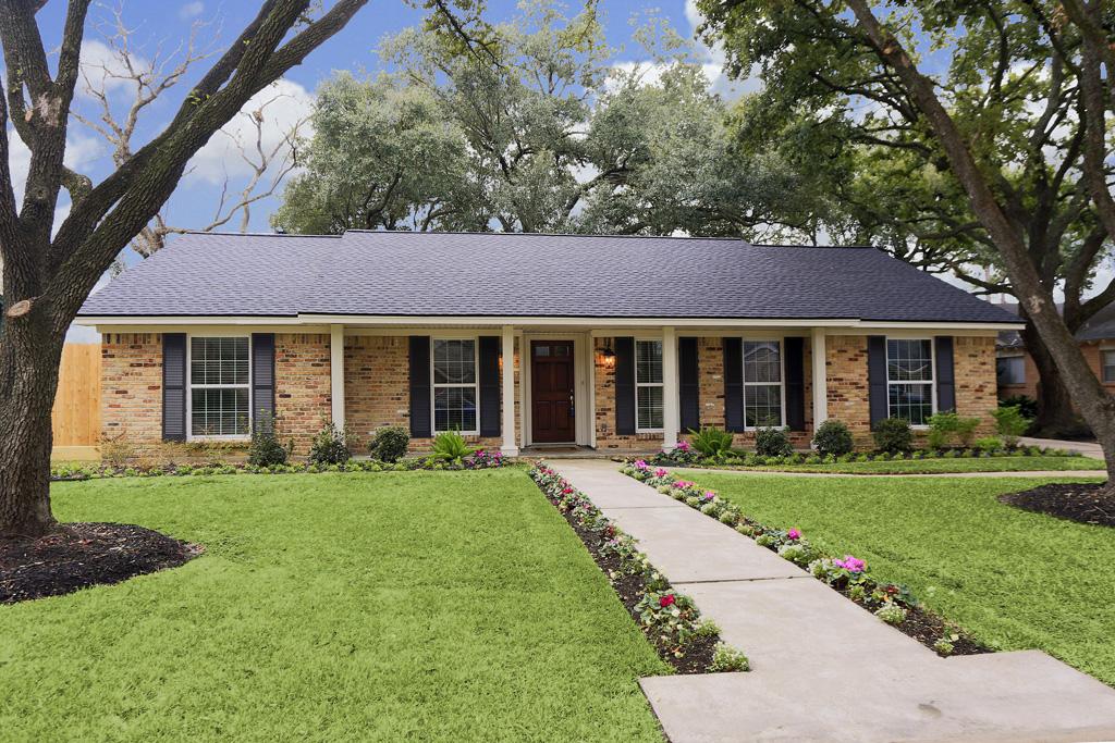 8915 Echo Vly, Houston, TX 77055 photo 1