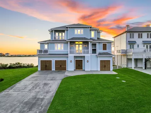 2910 11 Mile Rd, Galveston, TX 77554