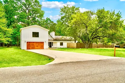 32606 Glenda Dr, Magnolia, TX 77354
