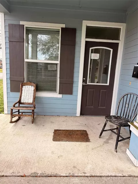 603 Boston Ave, Nederland, TX 77627