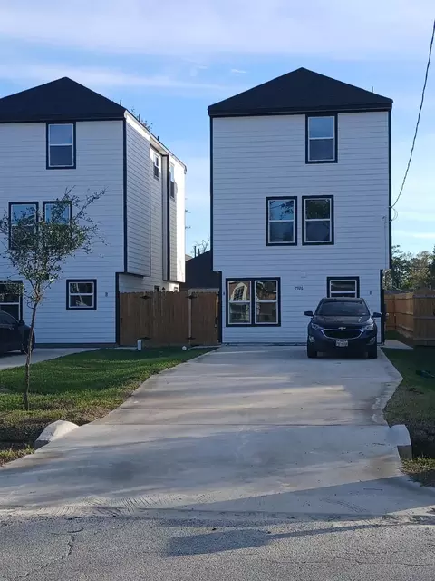 7928 Count St, Houston, TX 77028