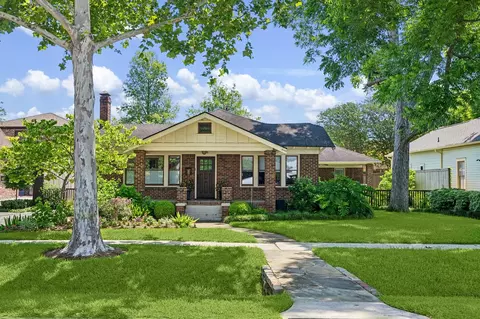 916 Arlington St, Houston, TX 77008