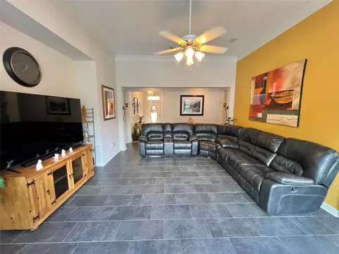 Living - 150 Cornelia Ln, Angleton, TX 77515 photo 3 of 4