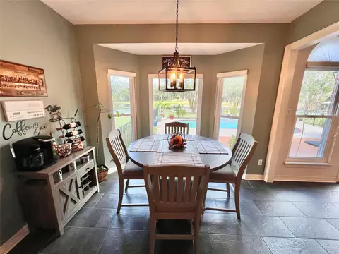 Dining - 150 Cornelia Ln, Angleton, TX 77515 photo 3 of 5