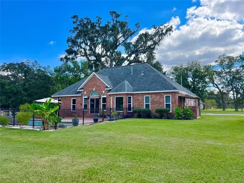 Exterior - 150 Cornelia Ln, Angleton, TX 77515 photo 10 of 13
