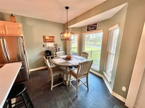 Dining - 150 Cornelia Ln, Angleton, TX 77515 photo 5 of 5