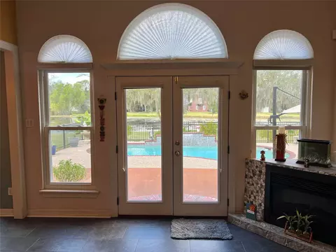 Entry Way - 150 Cornelia Ln, Angleton, TX 77515 photo 5 of 5