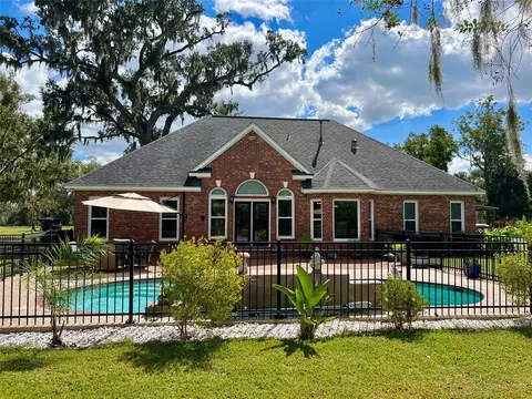 Exterior - 150 Cornelia Ln, Angleton, TX 77515 photo 11 of 13