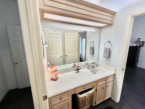 Bath - 150 Cornelia Ln, Angleton, TX 77515 photo 1 of 5