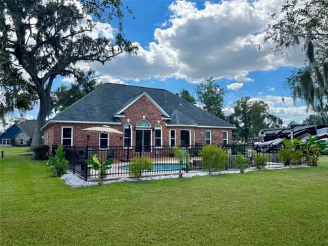 Exterior - 150 Cornelia Ln, Angleton, TX 77515 photo 9 of 13