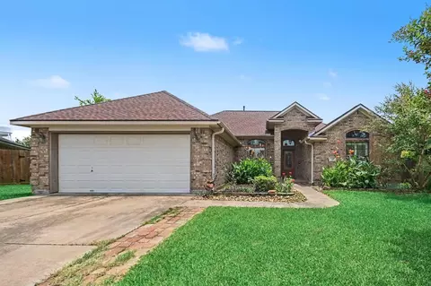 147 Eagle Nest Ct, Richwood, TX 77566