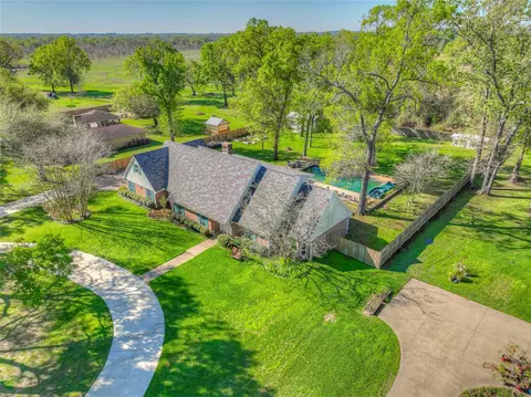 308 Trailwood Dr, Crockett, TX 75835