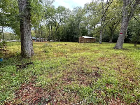 3510 N Winfree St, Dayton, TX 77535