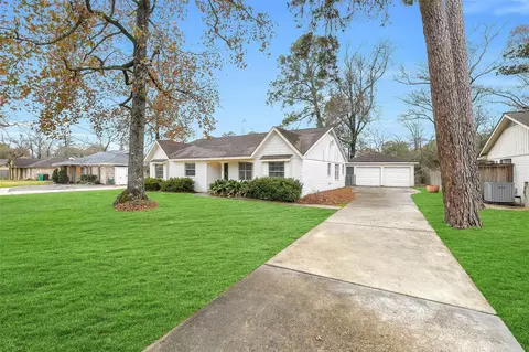 25403 Glen Loch Dr, Spring, TX 77380