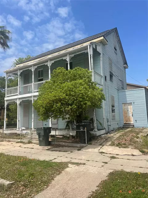 2028 Avenue M 12, Galveston, TX 77550