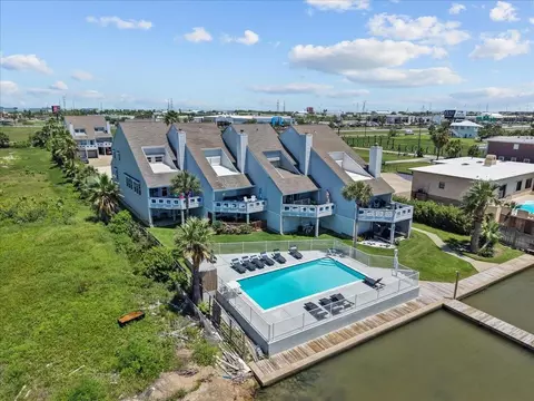 8111 Broadway St #4, Galveston, TX 77554