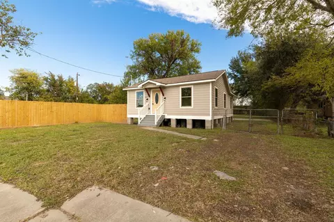 5210 Pickfair St, Houston, TX 77026