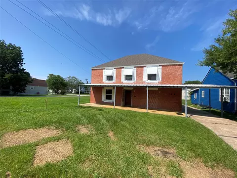748 Queens Ct, Port Arthur, TX 77642