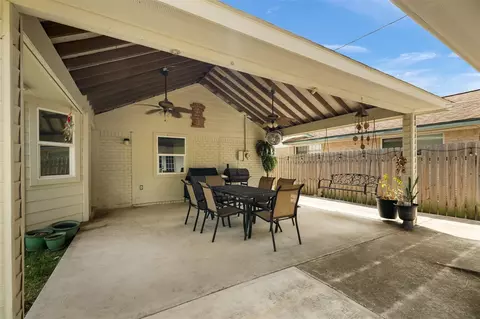 Exterior - 2603 Grape Ln, Pasadena, TX 77502 photo 3 of 10